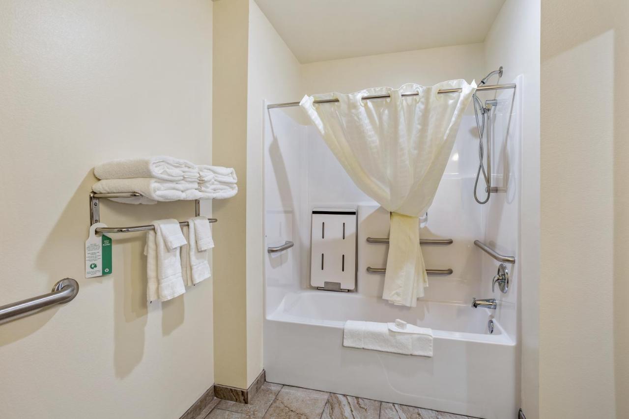 Cobblestone Hotel & Suites International Falls Buitenkant foto