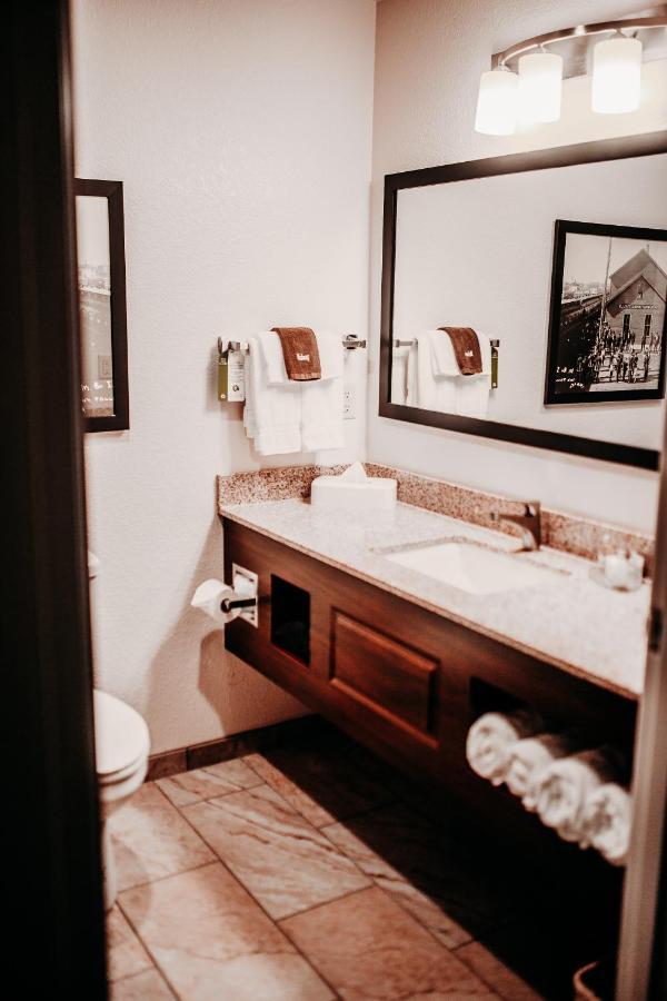 Cobblestone Hotel & Suites International Falls Buitenkant foto