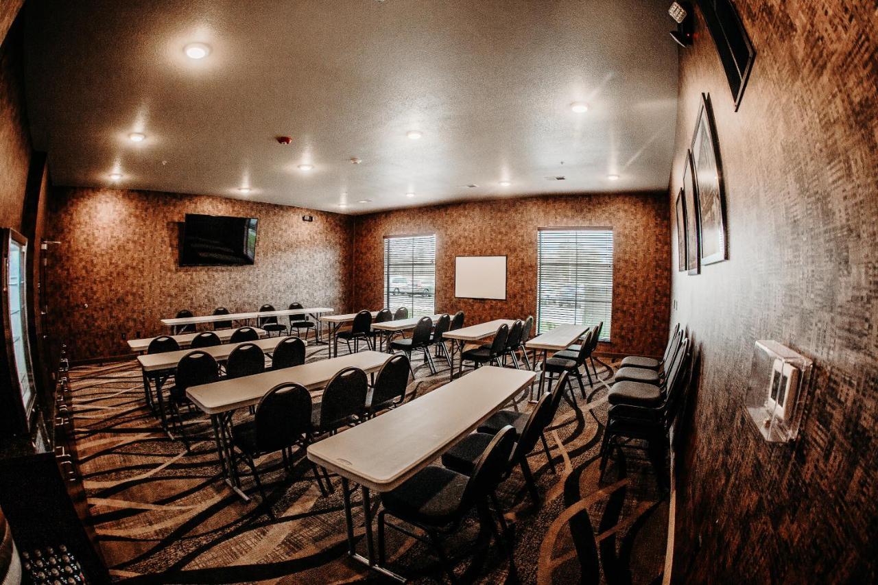 Cobblestone Hotel & Suites International Falls Buitenkant foto