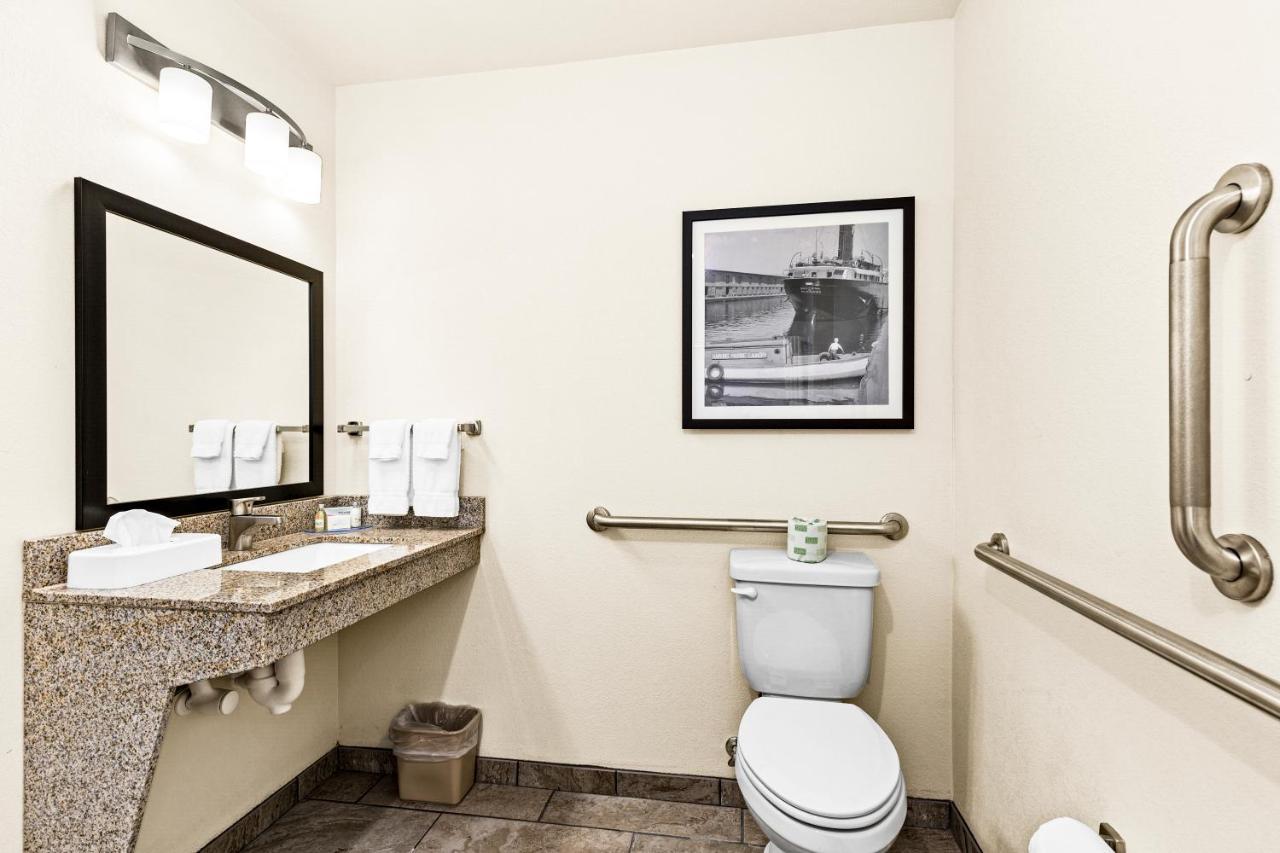 Cobblestone Hotel & Suites International Falls Buitenkant foto